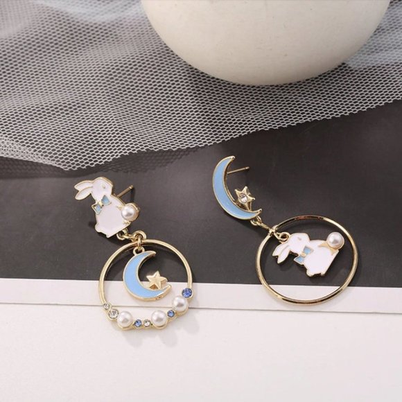 Bunny Pearl Round Earrings - Blue - Picture 5 of 7